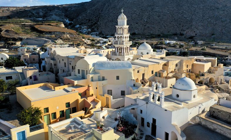 Εμπορείο, χωριό στη Σαντορίνη