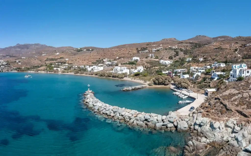 agios romanos tinos