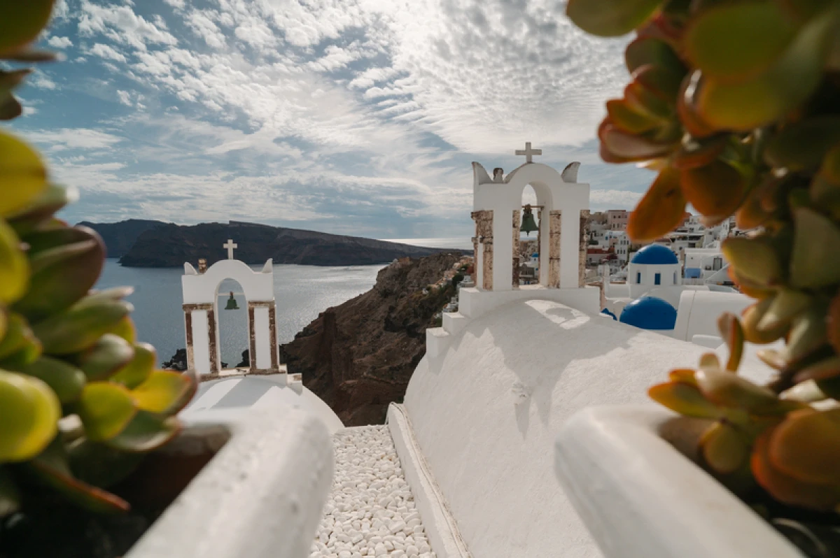 Santorini in October: The Itinerary Worth Sailing For