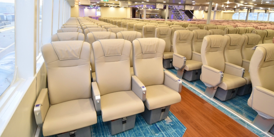 Elite Jet interior silver seat