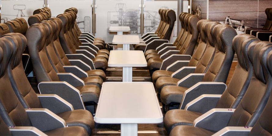 Worldchampion Jet Club Class with tables