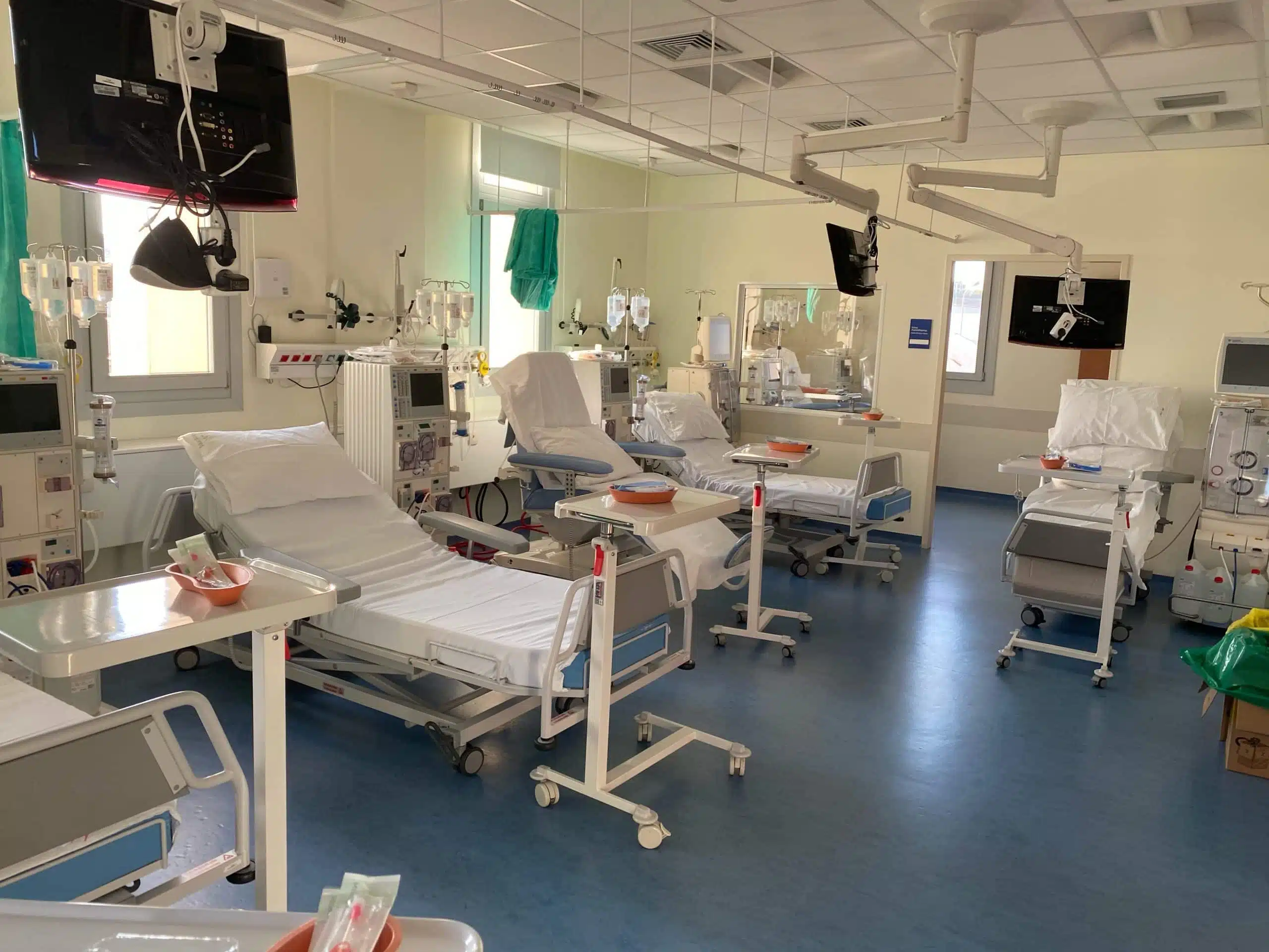 SEAJETS donates three fully equipped Dialysis Units to Santorini Hospital.