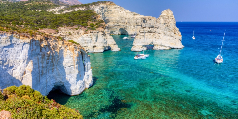 Best cruises in Milos, Sarakiniko
